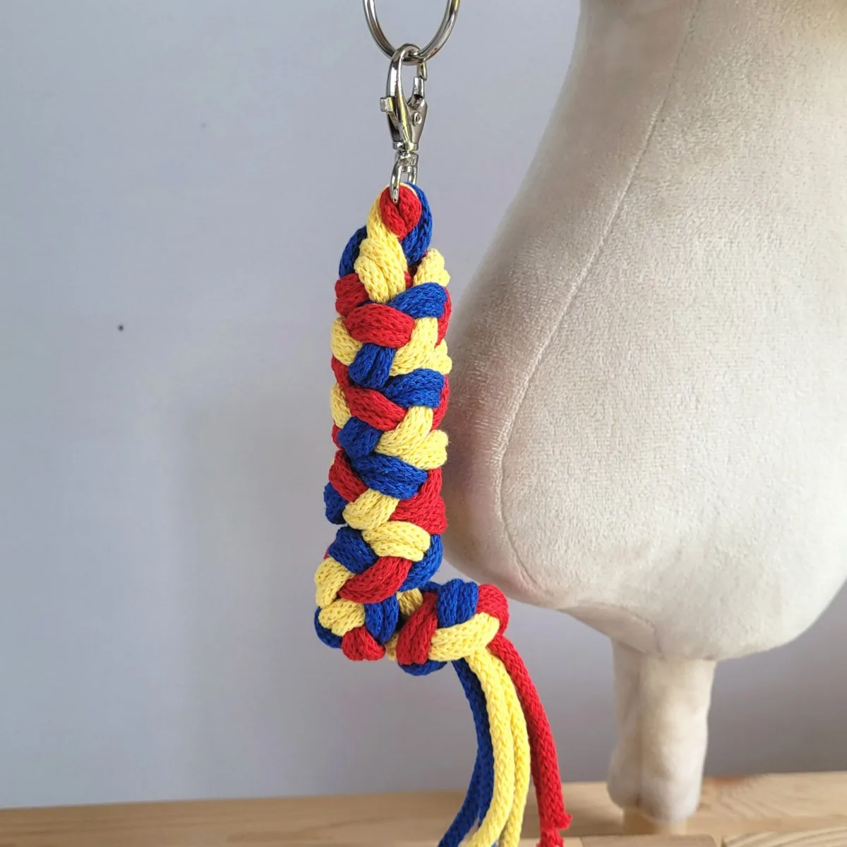 Pavadis „Hobby Horse“ žirgui iš dvigubos virvės, spalvos: geltona ir juoda